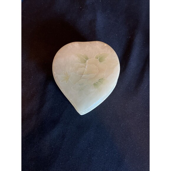 Heart Shaped Alabaster Jewelry Trinket Box Container Hand Carved Stone in Italy - Picture 2 of 14